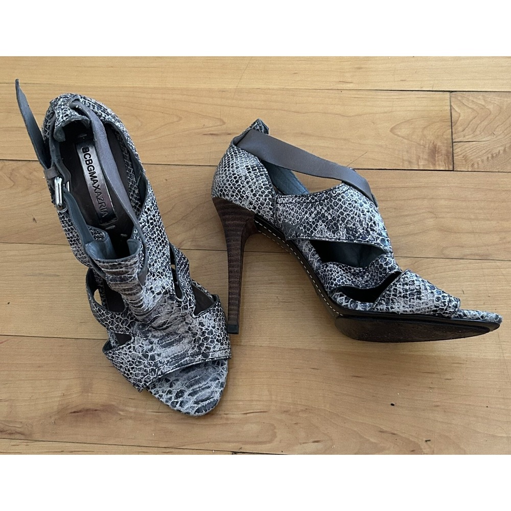 BCBG Maxazria Womens Leather Snake Print Heels PeepToe Sz8 Stiletto‎